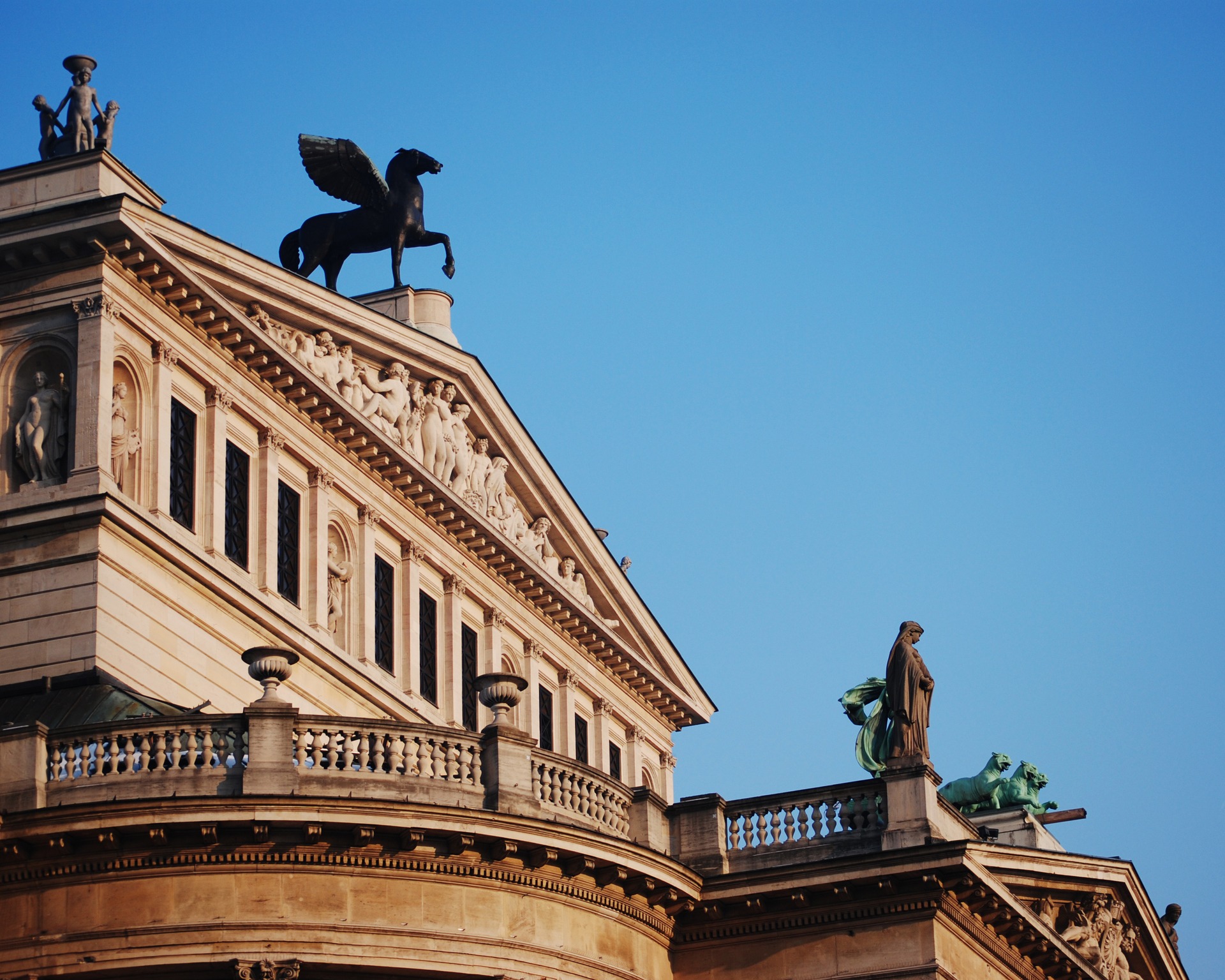 Detailaufnahme von der Alten Oper in Frankfurt am Main Alte Oper in Frankfurt am Main